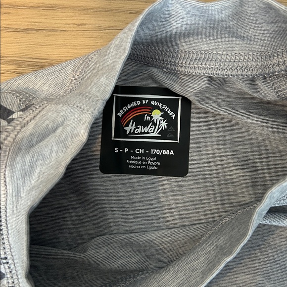 Quiksilver Hawaii Rashguard - Picture 2 of 2